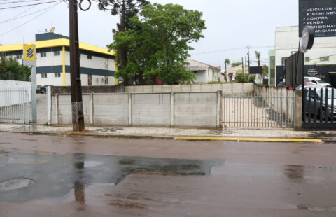 ALUGA-SE TERRENO NO CENTRO