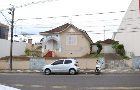 VENDE CASA NO CENTRO