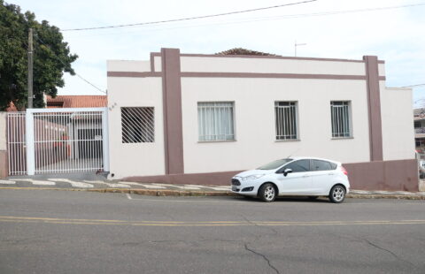 VENDE CASA NO CENTRO