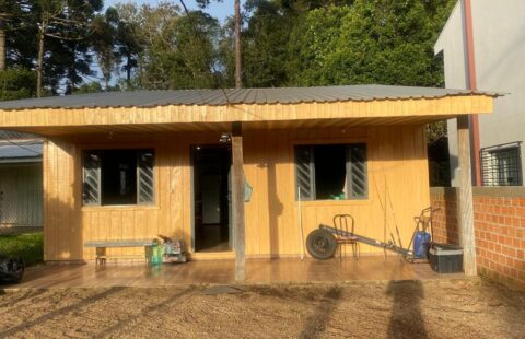 VENDE CASA EM CLUBE DE PESCA IGUAÇU