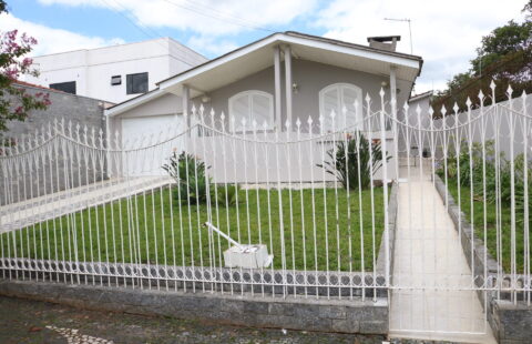 VENDE CASA NA VILA ROSA