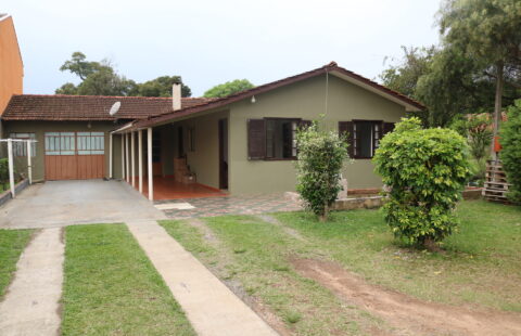 VENDE CASA NA COLÔNIA FRANCESA
