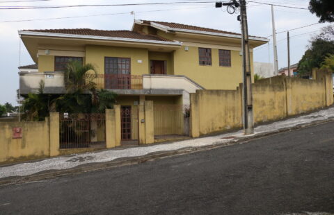 VENDE CASA NA VILA MILITAR