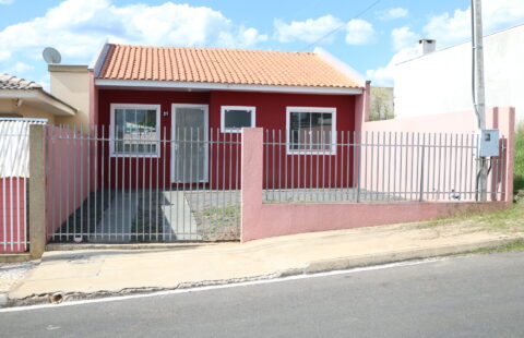 VENDE CASA NO JARDIM DAS ARAUCÁRIAS