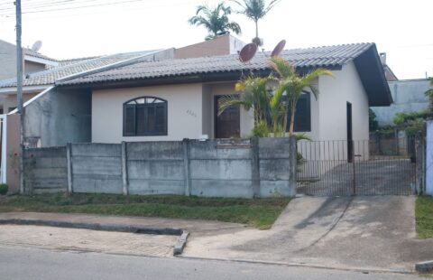 VENDE CASA NO CENTRO