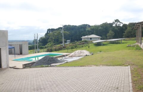 VENDE EXCELENTE CHÁCARA NA SANTA BARBARA