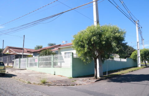 VENDE CASA DE ESQUINA NO PAPIROS