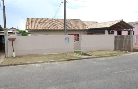 VENDE CASA NA VILA ROSA